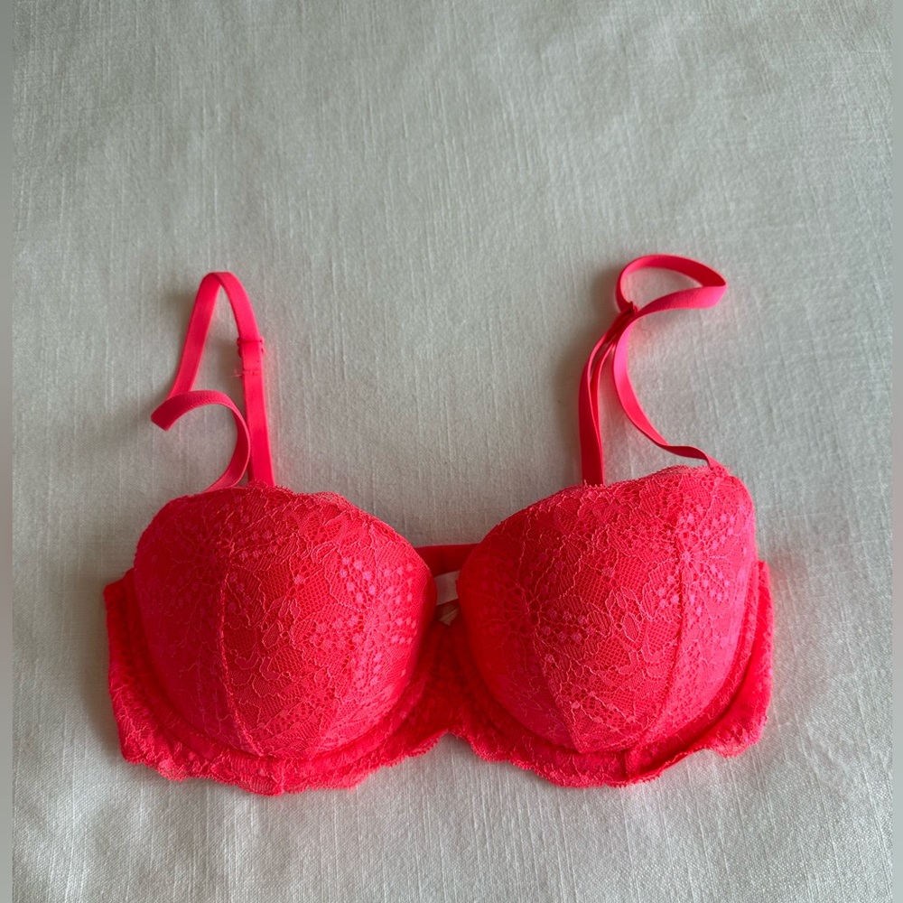 PINK Victoria’s Secret date push-up bra Hot pink